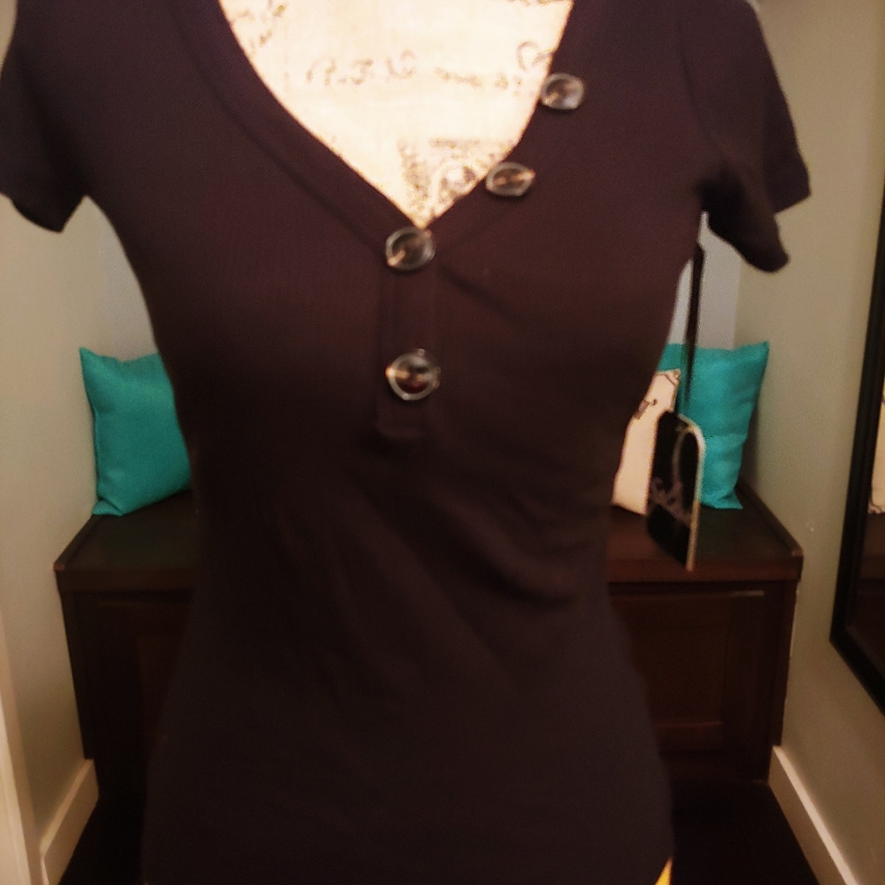 Black top - Picture 2 of 4